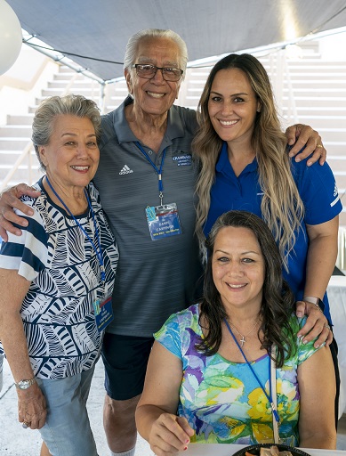 Hui Ahinahina Booster Club Members