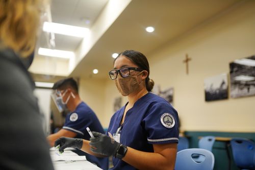 School of Nursing and Health Professions students participate in a vaccination clinic simulation