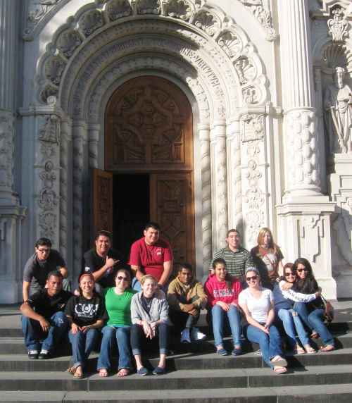 Dominique Bocanergra '13 with her peers in the Episcopal Service Corps