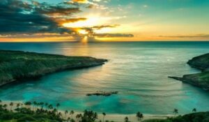 Sunrise over Hanauma Bay on Oahu, Hawaii
