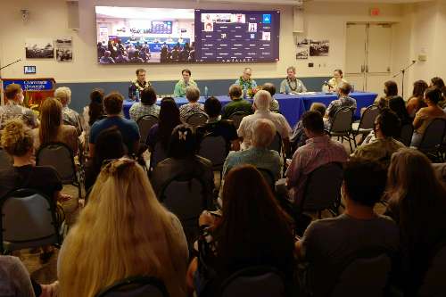 The Hawaii Executive Collaborative panelists speaking to the audience