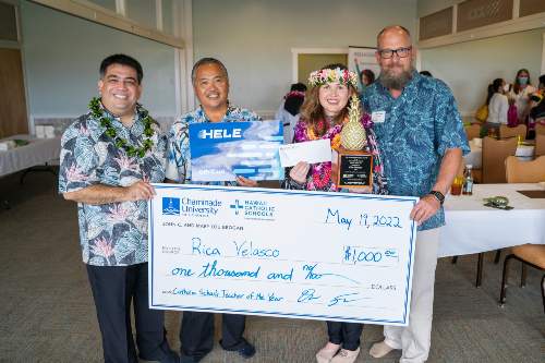 Llewellyn Young, PhD (Superintendent, Hawaii Catholic Schools); Keith Yoshida (VP of Planning & Business Development, Par Hawaii and Vice Chair of the Diocesan Board of Education); Rica Velasco (awardee), Dale Fryxell, PhD (Dean, School of Education and Behavioral Sciences, Chaminade University)