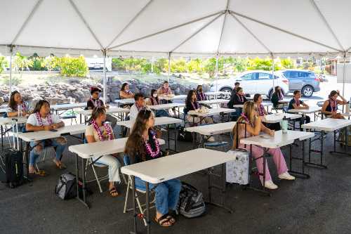 Kauai students visiting campus during emerging scholars program