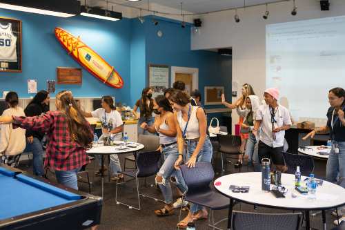 Kauai students visiting campus during emerging scholars program