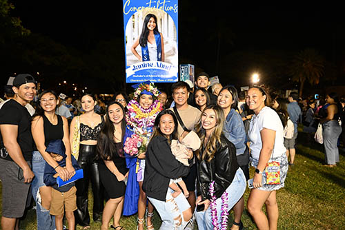 Janine Abad posed with her family and friends.