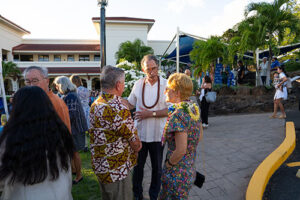 Hogan Entrepreneurial Leadership Program Director Dr. Roy Panzarella discussed business strategies with keynote speaker Bella Hughes, Co-Founder of Better Sour, Hawaiʻi Contemporary, Hawaiʻi FoundHer and Shaka Tea.