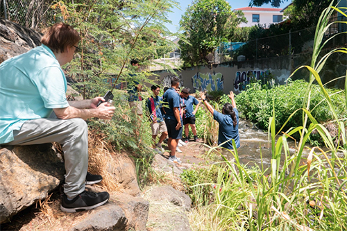 Bro. Jesse O’Neill. S.M., Marianist Province of the United States’s Assistant for Education, visited the Kalaepohaku campus after hearing about Jon Watase’s ʻĀina-based Learning curriculum.