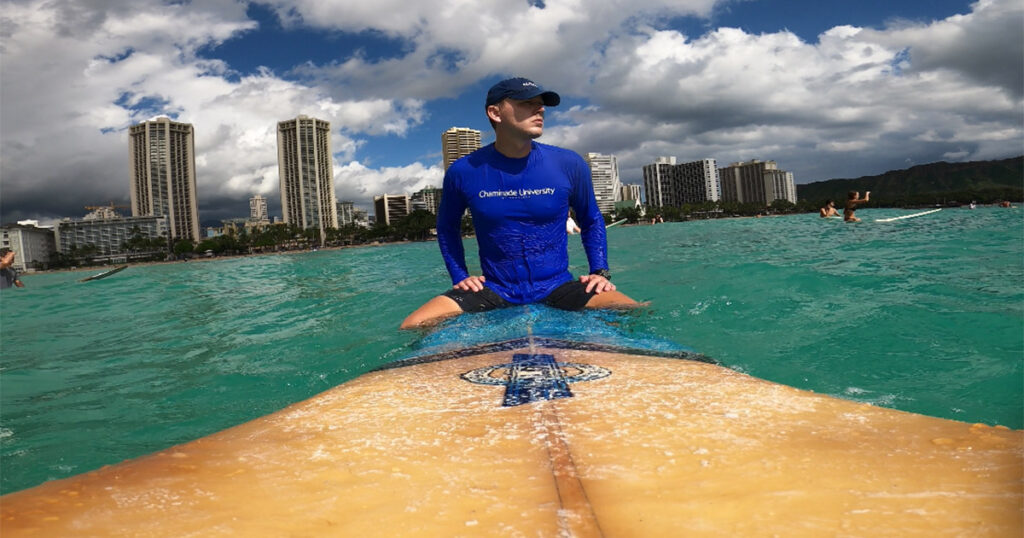 Chaminade ‘Ohana Paddles Out in Renewed ‘Surf Hui’ Tradition at Waikiki